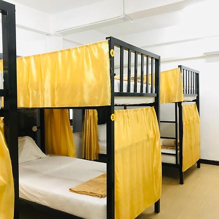 Silom Guesthouse Бангкок Екстер'єр фото