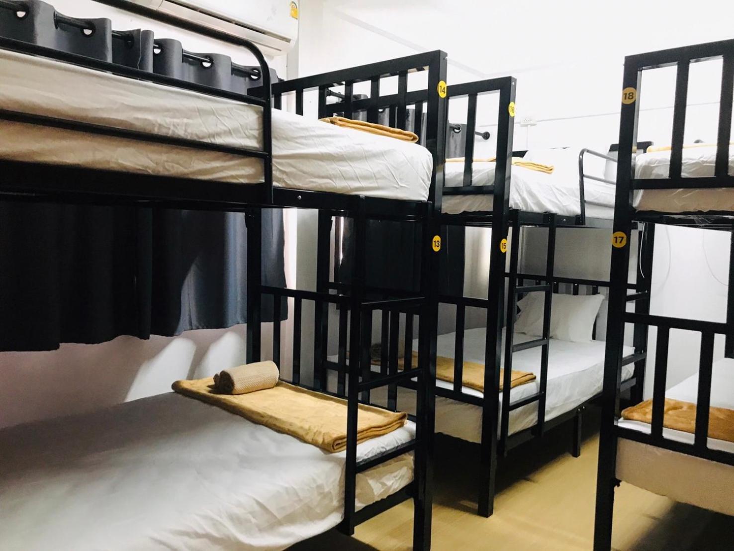 Silom Guesthouse Бангкок Екстер'єр фото