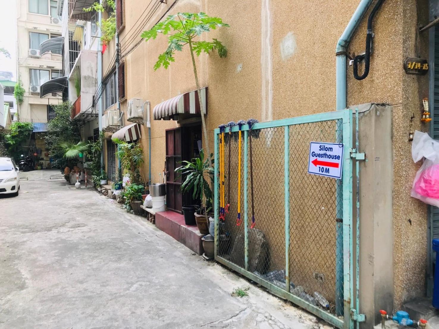Silom Guesthouse Бангкок Екстер'єр фото