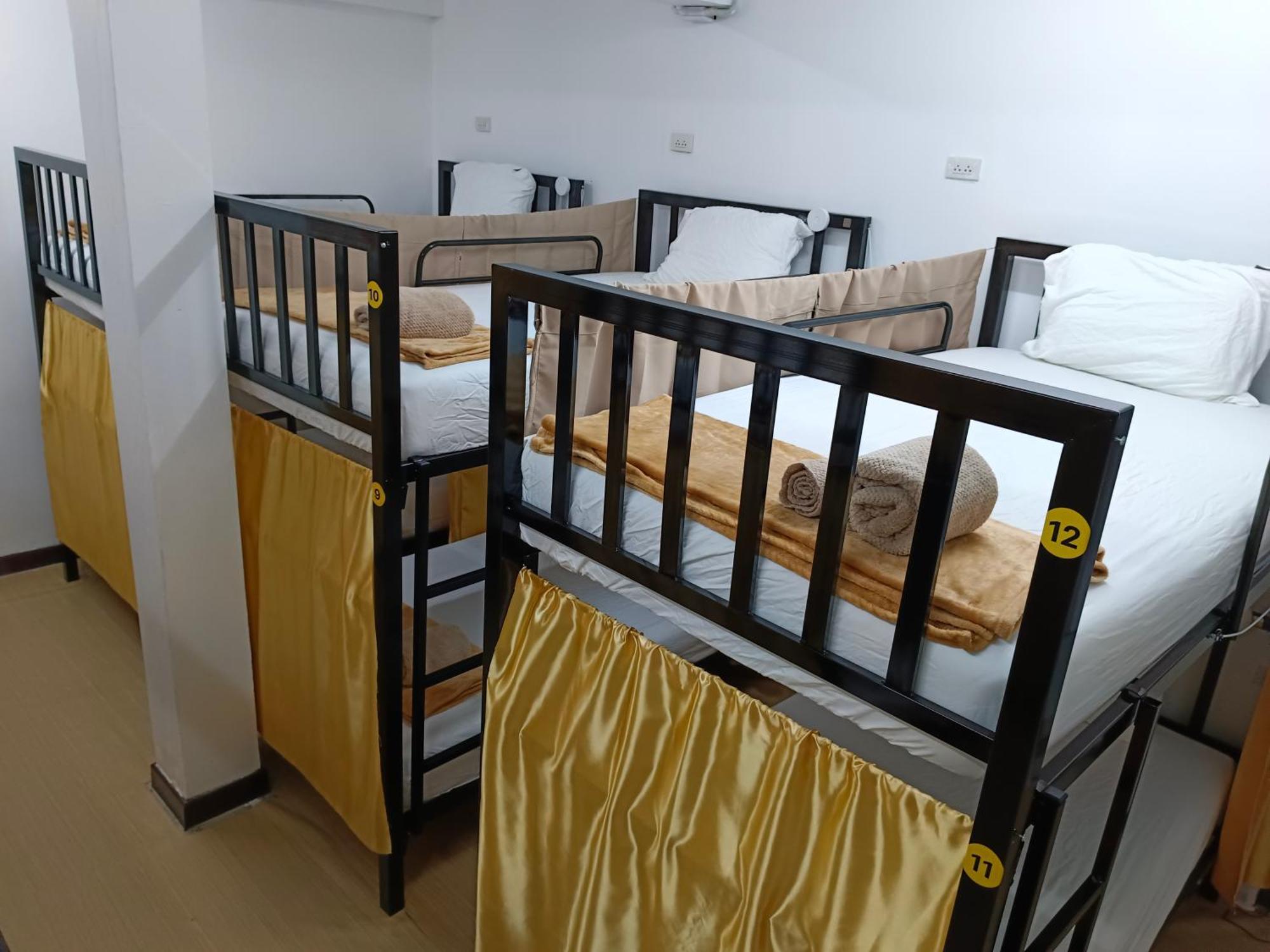 Silom Guesthouse Бангкок Екстер'єр фото