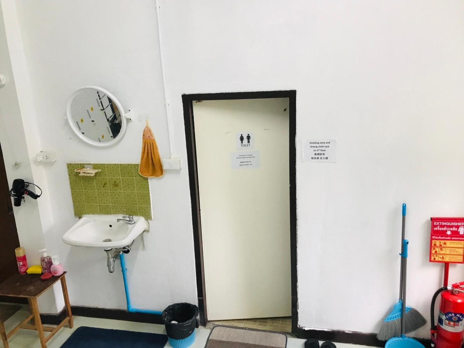 Silom Guesthouse Бангкок Екстер'єр фото
